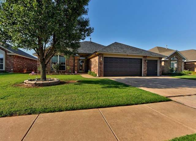 Property at 2636 SE 97th St, Moore, OK 73160, 4 beds, 2.5 baths