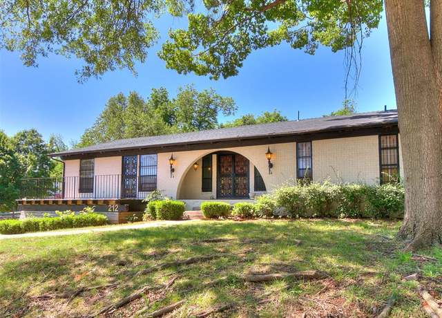 Property at 212 W Ridgewood Dr, Midwest City, OK 73130, 3 beds, 3 baths
