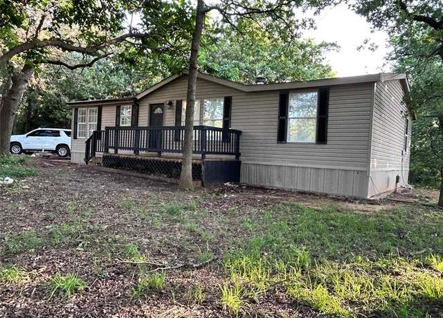 Property at 13001 Fox Pass Rd, Edmond, OK 73034, 3 beds, 2 baths