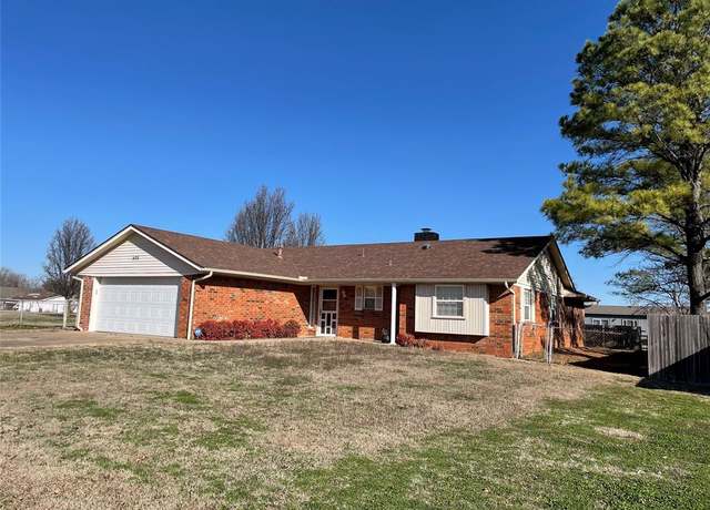 Property at 605 Timber Ridge Dr, Tecumseh, OK 74873, 3 beds, 2 baths