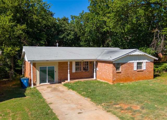 Property at 1309 Parkwoods Ct, Oklahoma City, OK 73110, 4 beds, 1.5 baths