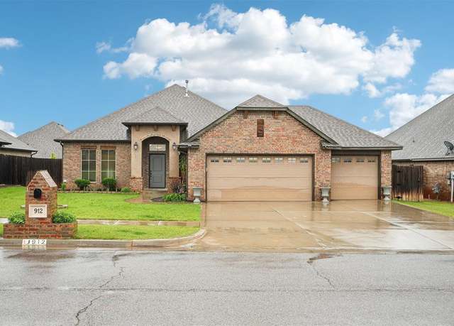 Property at 912 Lindsey Ln, Moore, OK 73160, 4 beds, 2 baths