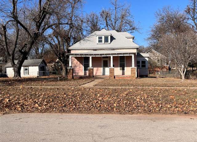 Property at 1008 W Colorado St, Chickasha, OK 73018, 2 beds, 1 bath