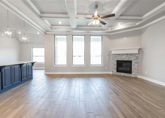 Property at 9301 NW 116th St, Yukon, OK 73099, 5 beds, 3 baths