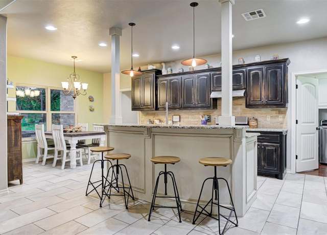 Property at 43855 Hunters Hill Dr, Shawnee, OK 74801, 4 beds, 2.5 baths