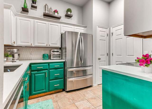 Property at 2305 NW 162nd Ter, Edmond, OK 73013, 3 beds, 2 baths