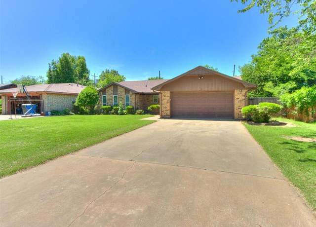 Property at 104 Morningside Dr, Chickasha, OK 73018, 3 beds, 2 baths