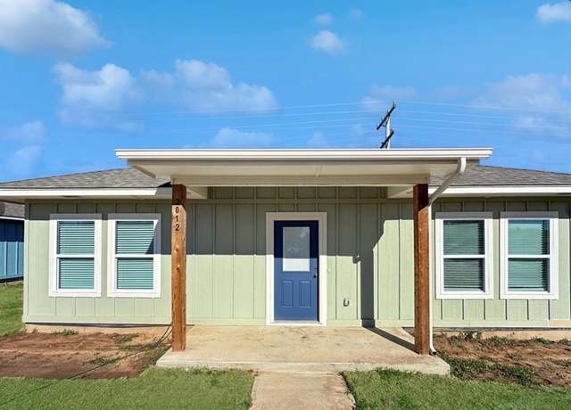 Property at 108 Sterling Dr, Chickasha, OK 73018, 2 beds, 2 baths