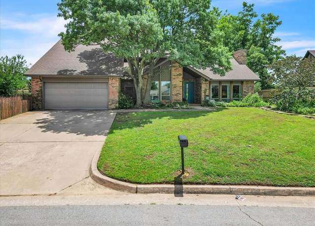 Property at 2122 Edinburg Dr, Yukon, OK 73099, 4 beds, 3.5 baths