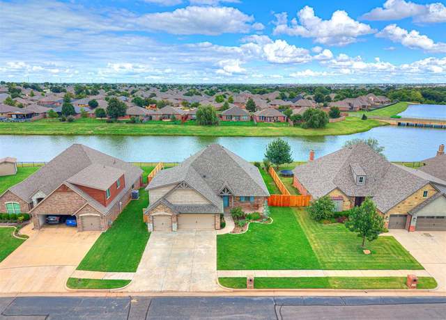 Property at 5105 NW 155th St, Edmond, OK 73013, 3 beds, 2.5 baths
