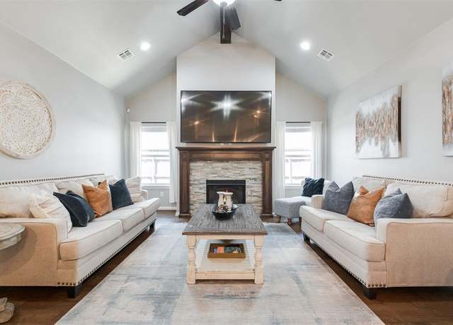 Property at 16408 Monarch Ridge Blvd, Edmond, OK 73013, 3 beds, 2 baths