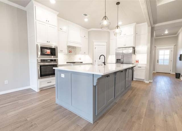 Property at 14033 Magnolia Ln, Edmond, OK 73049, 4 beds, 3 baths