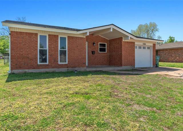 Property at 1000 NW 104th St, Oklahoma City, OK 73114, 3 beds, 1.5 baths