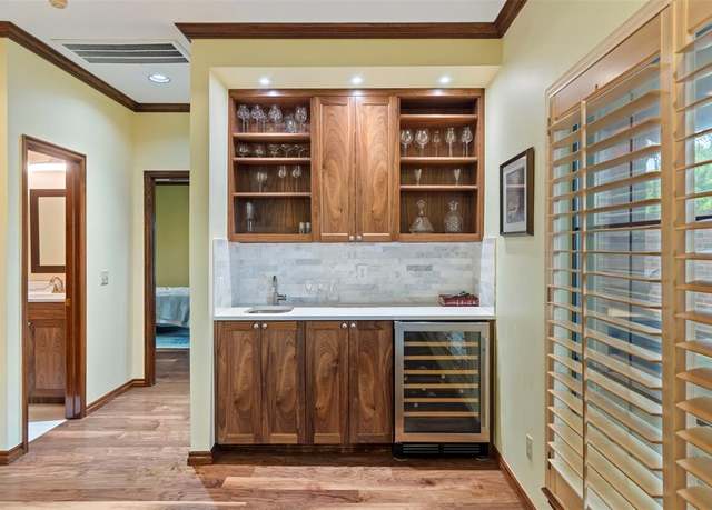 Property at 6208 Waterford Blvd #95, Oklahoma City, OK 73118, 3 beds, 3.5 baths