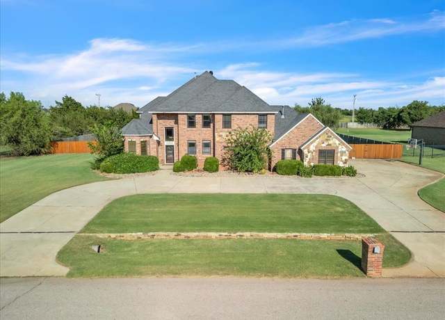 Property at 21070 Highlander Ridge Dr, Edmond, OK 73012, 4 beds, 3.5 baths
