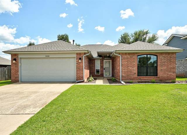 Property at 1018 NW 168th St, Edmond, OK 73012, 3 beds, 2 baths