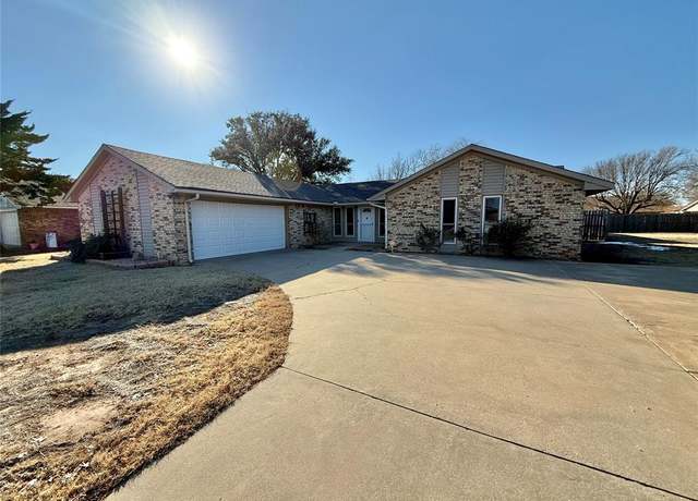 Property at 809 Rosehaven Dr, Altus, OK 73521, 3 beds, 2 baths