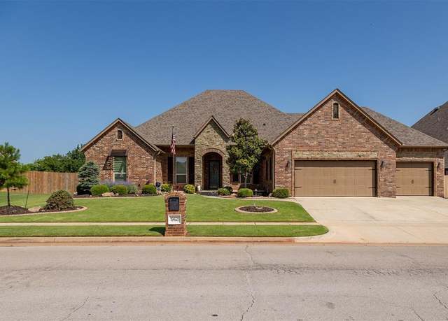 Property at 19621 Stratmore Dr, Edmond, OK 73012, 3 beds, 2.5 baths