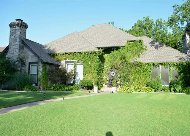 Property at 1601 Hazelhurst, Edmond, OK 73013, 4 beds, 2.5 baths