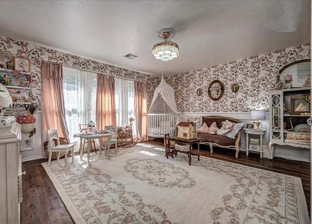 Property at 1601 Hazelhurst, Edmond, OK 73013, 4 beds, 2.5 baths
