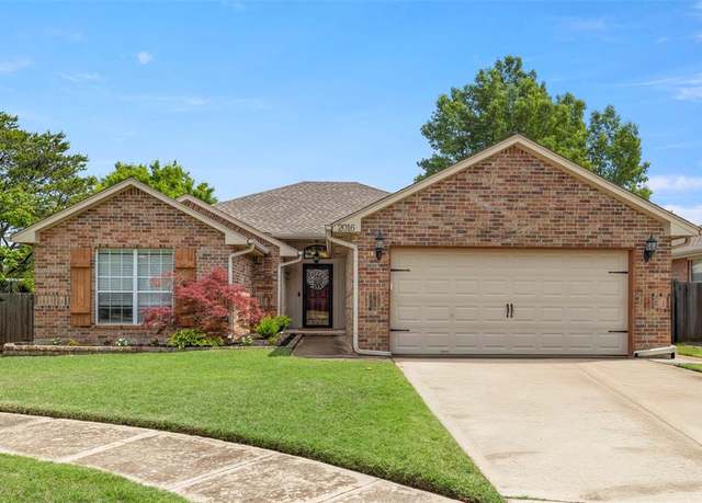 Property at 2016 Skyline Dr, Edmond, OK 73003, 3 beds, 2 baths
