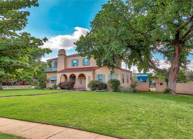 Property at 721 W Broadway Ave, Elk City, OK 73644, 4 beds, 2.5 baths