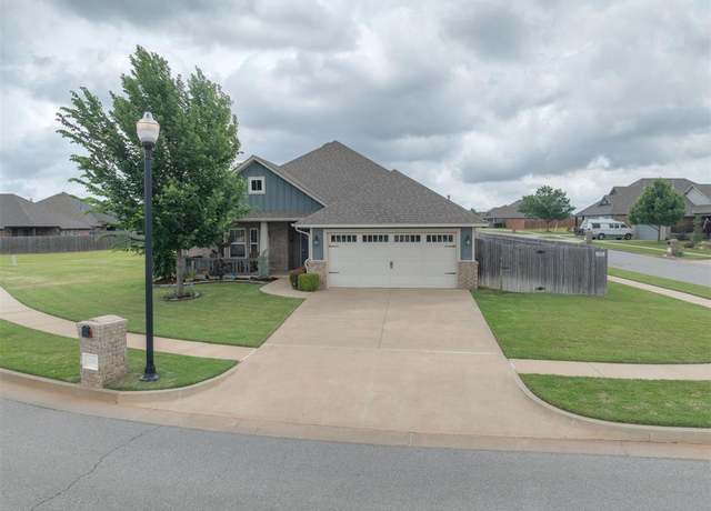 Property at 18500 Summer Grove Ave, Edmond, OK 73012, 3 beds, 2 baths