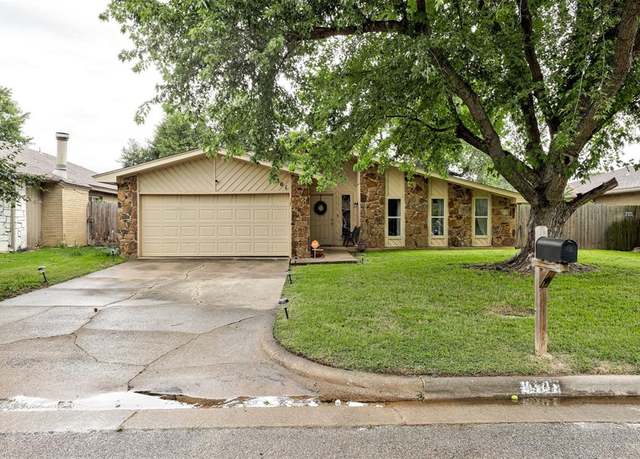 Property at 8301 NW 85th St, Oklahoma City, OK 73132, 3 beds, 2 baths