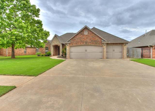 Property at 1504 NW 13th Pl, Moore, OK 73170, 3 beds, 2 baths