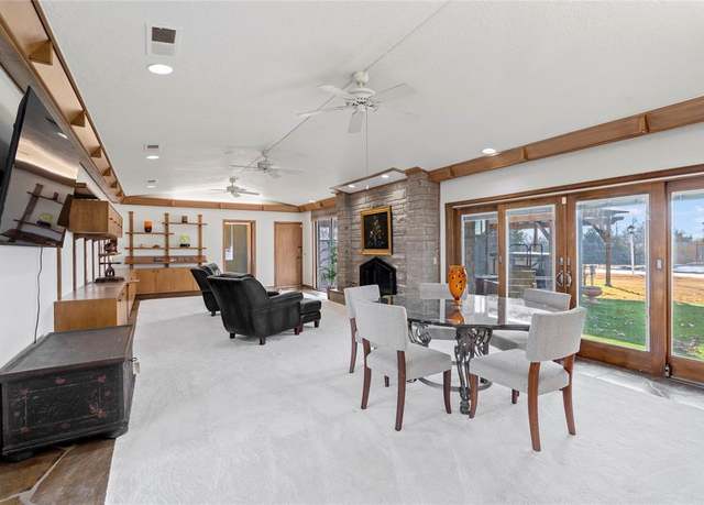 Property at 2961 Twin Acres Dr, Norman, OK 73071, 6 beds, 8 baths