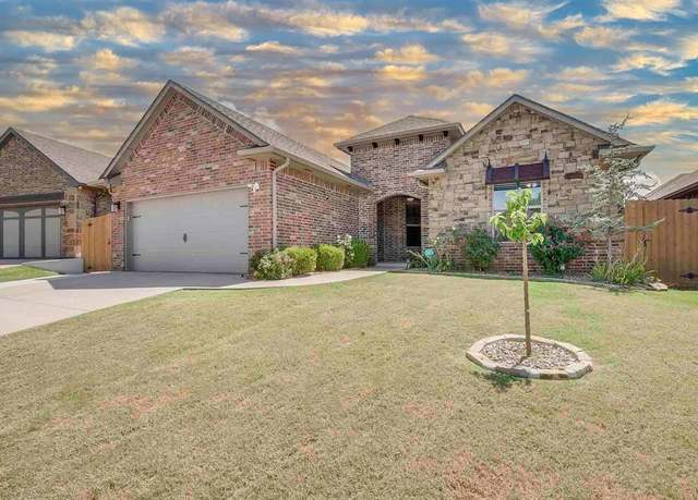 Property at 928 NW 191st St, Edmond, OK 73012, 3 beds, 2 baths