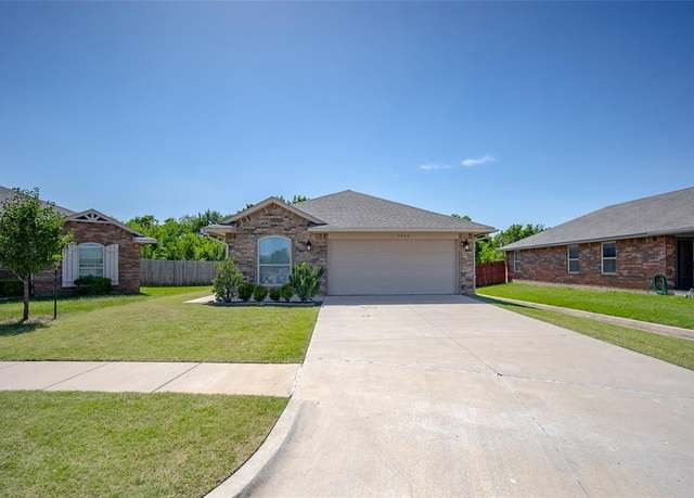 Property at 3033 Sahoma Trl, Yukon, OK 73099, 3 beds, 2 baths