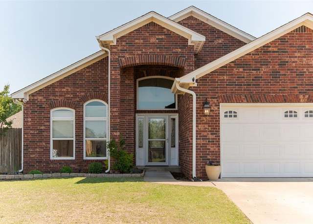 Property at 321 Madison Place Dr, Moore, OK 73160, 3 beds, 2 baths