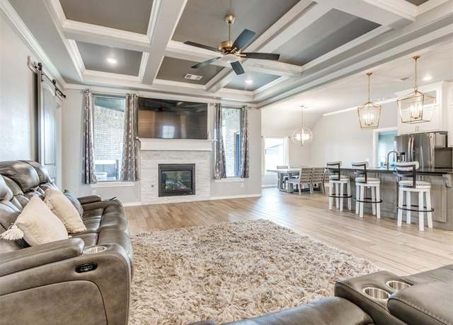 Property at 701 Bison Crossing Dr, Yukon, OK 73099, 5 beds, 3 baths