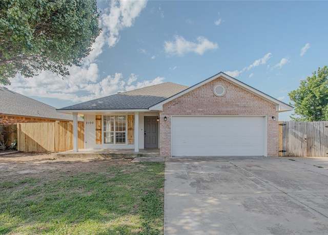 Property at 2100 NE 13th St, Moore, OK 73160, 3 beds, 2 baths