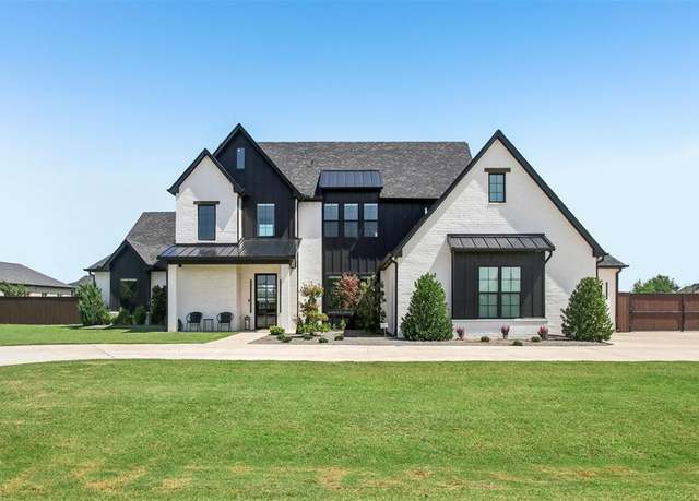 Property at 2273 NW 220th Ter, Edmond, OK 73025, 4 beds, 3 baths
