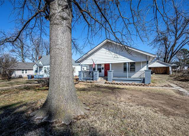 Property at 905 N Pottenger Ave, Shawnee, OK 74801, 4 beds, 2 baths