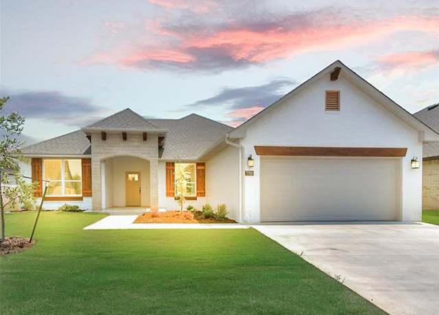 Property at 141 Sage Brush Way, Edmond, OK 73025, 3 beds, 2 baths