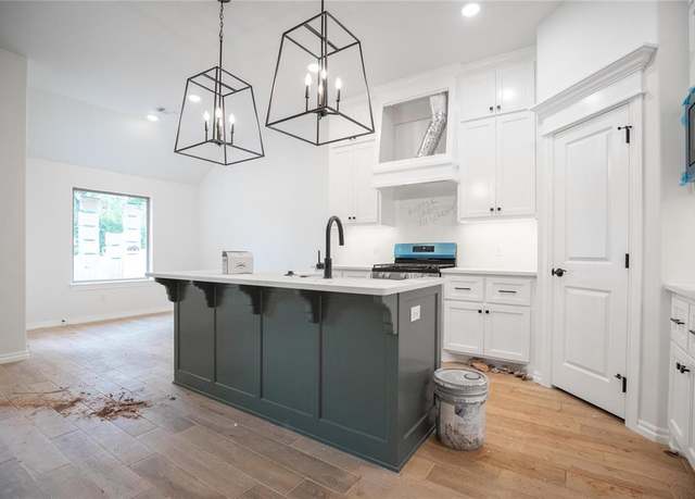 Property at 4301 Ritter Rd, Edmond, OK 73012, 3 beds, 2 baths