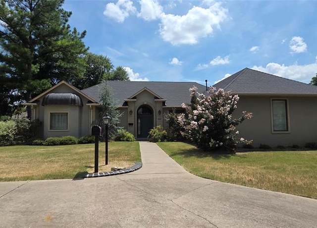Property at 832 W Adams St, Purcell, OK 73080, 3 beds, 2 baths
