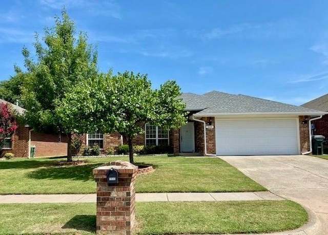Property at 1633 Creekside Ln, Norman, OK 73071, 3 beds, 2 baths