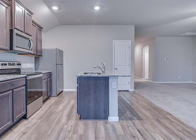 Property at 1701 Maroon Dr, El Reno, OK 73036, 3 beds, 2 baths