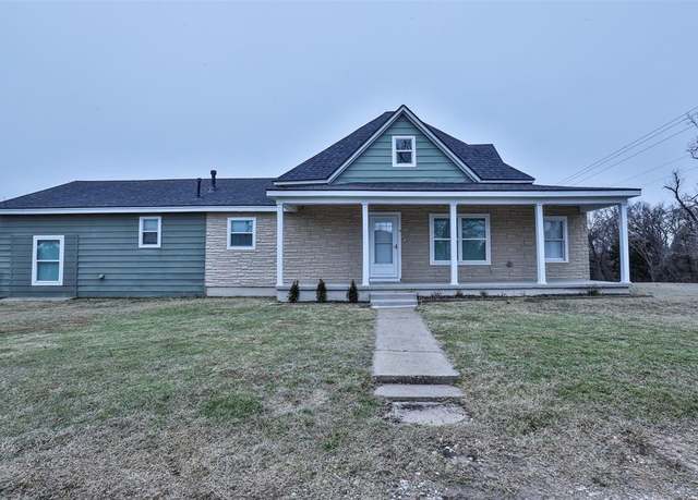 Property at 1829 W Highland St, Shawnee, OK 74801, 3 beds, 2 baths