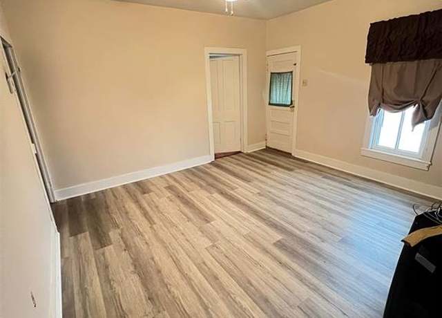 Property at 403 SE 3rd St, Lexington, OK 73051, 3 beds, 1 bath