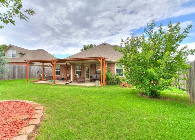 Property at 1205 NW 190th Pl, Edmond, OK 73012, 3 beds, 2.5 baths