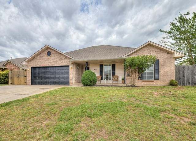 Property at 2121 NE 13th St, Moore, OK 73160, 3 beds, 2 baths