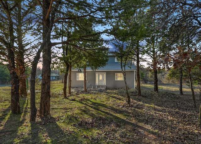 Property at 329645 E 920 Rd, Wellston, OK 74881, 2 beds, 2 baths