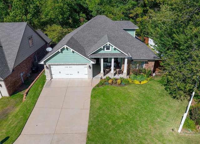 Property at 3725 Oakridge Cir, Edmond, OK 73034, 3 beds, 2.5 baths