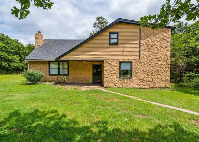 Property at 3206 Oakbriar Dr, Choctaw, OK 73020, 4 beds, 2 baths
