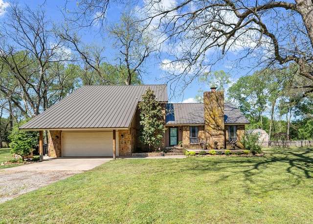 Property at 2 Pecan Rdg, Shawnee, OK 74804, 4 beds, 2.5 baths